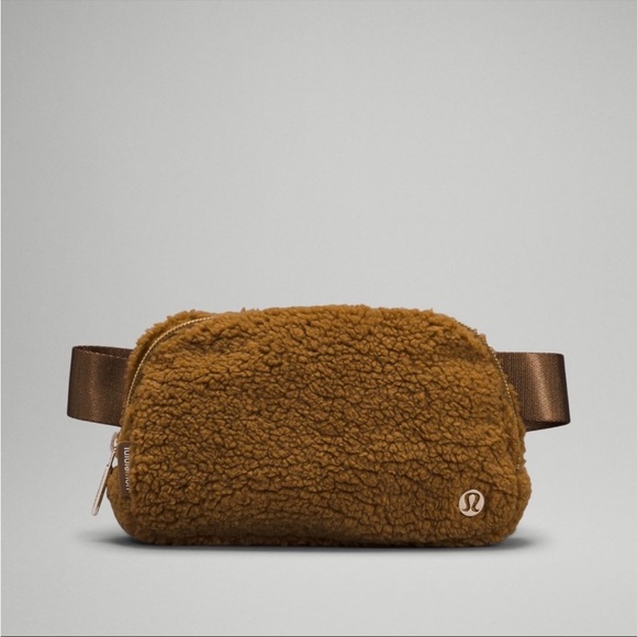 NWT Lululemon Burnt Caramel Everywhere Belt Bag 1L - Picture 3 of 5